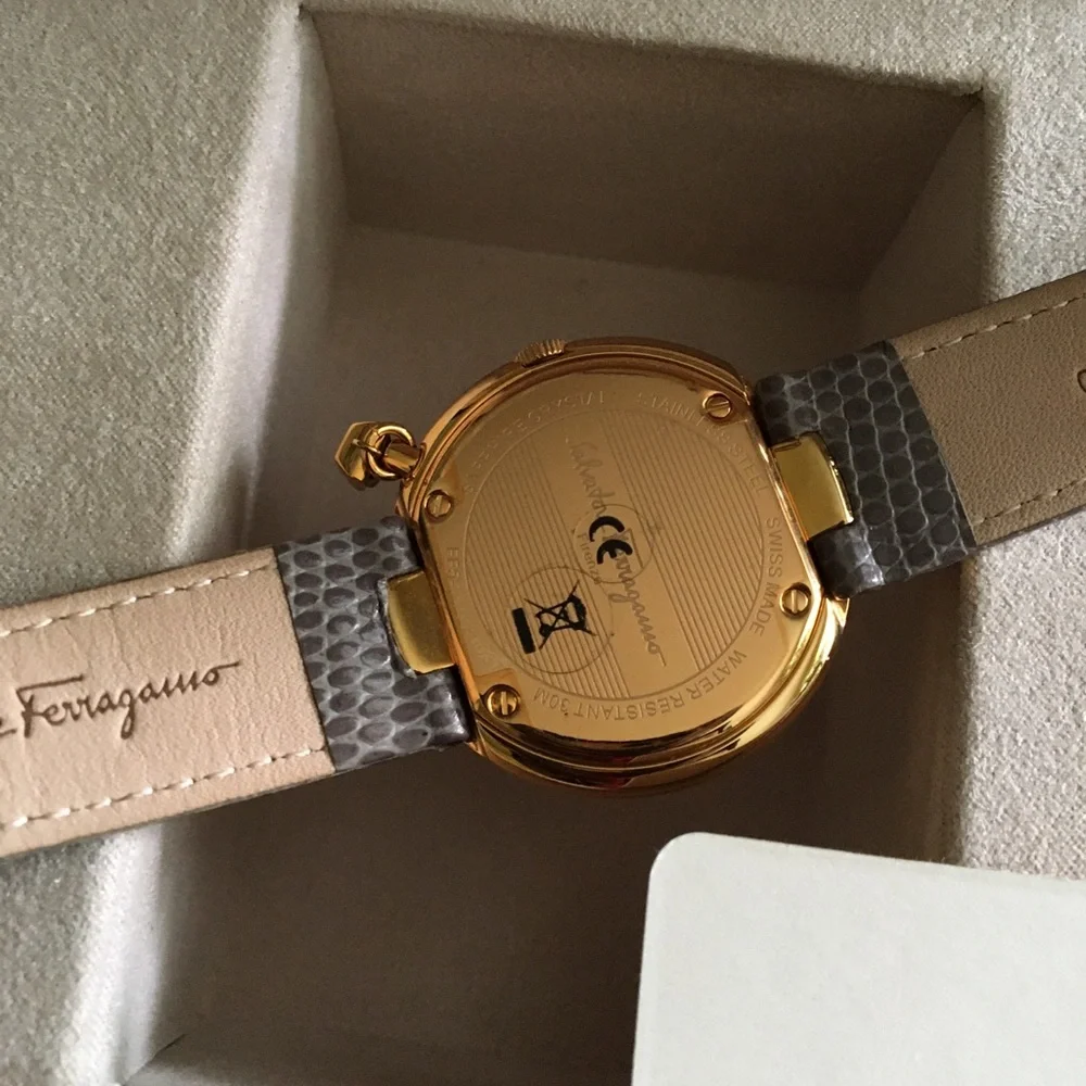 FERRAGAMO NIB AUTHENTIC LUXURIOUS DIAMONDS/LEATHER WATCH
